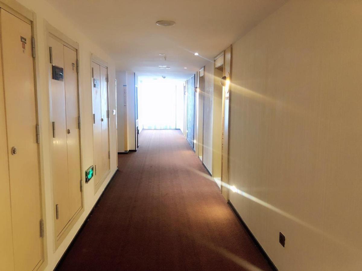 Iu Hotel Guiyang Olympic Sports Center China Resources Vientiane מראה חיצוני תמונה